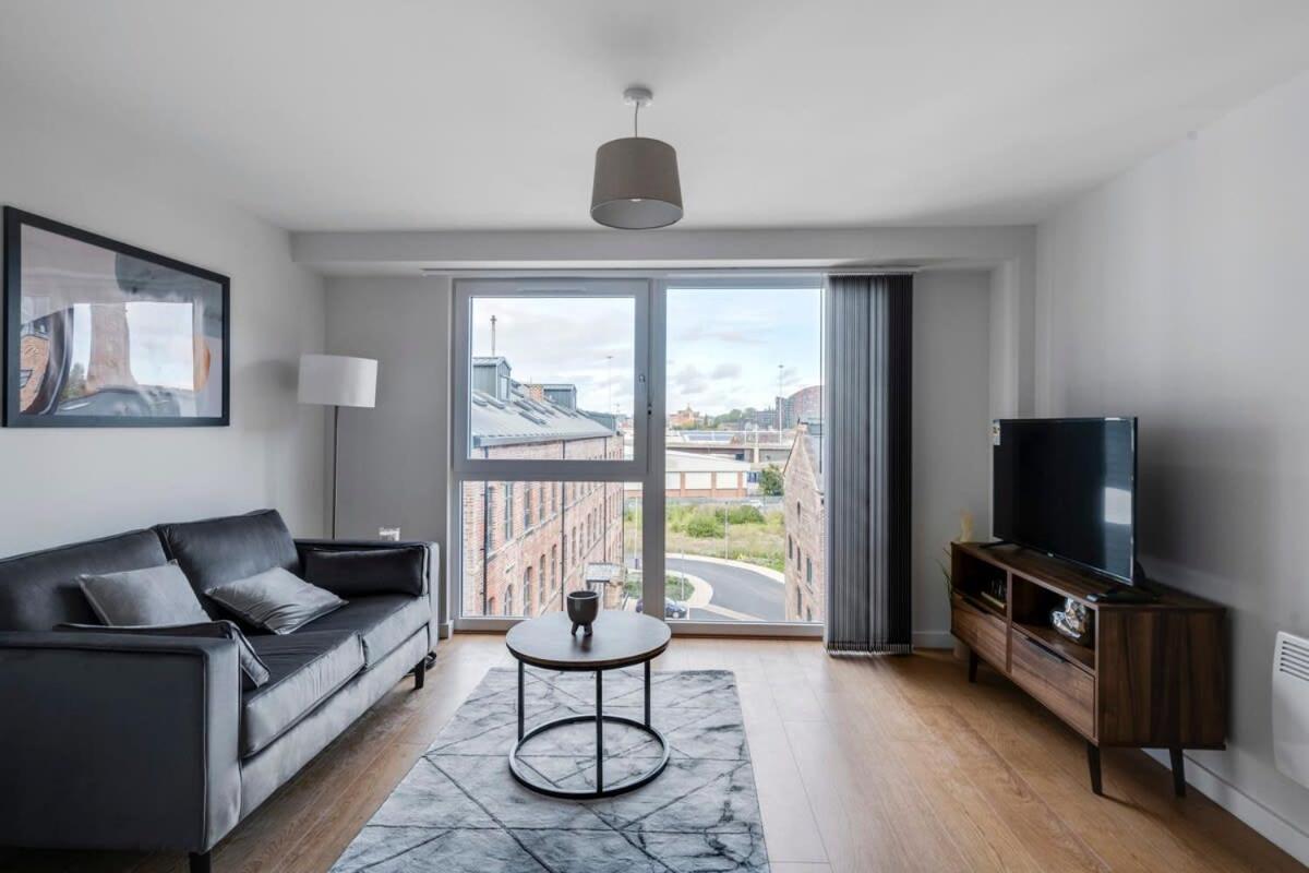 Spacious 1 Bedroom Apartment In A Converted Mill Лідс Екстер'єр фото